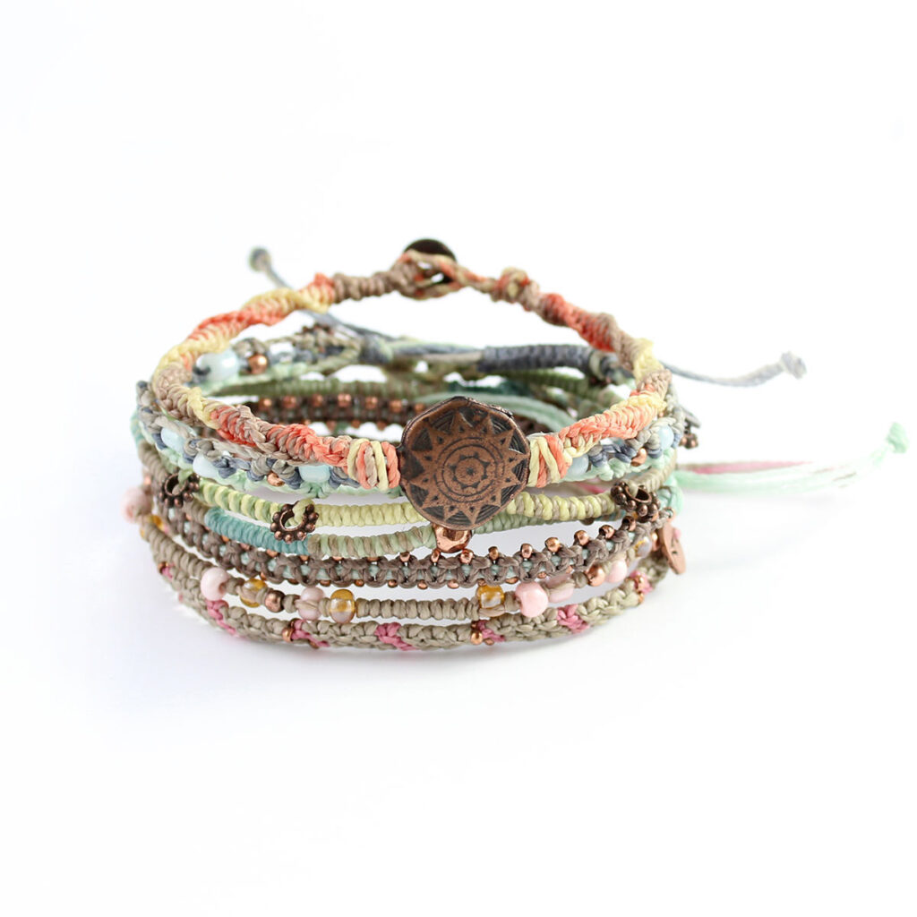 Armband och halsband med attityd och hjärta – fair trade från Guatemala 16 aqua, armband, brun, Earth, Guatemala, konsthantverk, koppar, maya, mint, mode, multicolour, smycke, teal, Wakami, Earth Bracelet, morning, pastell