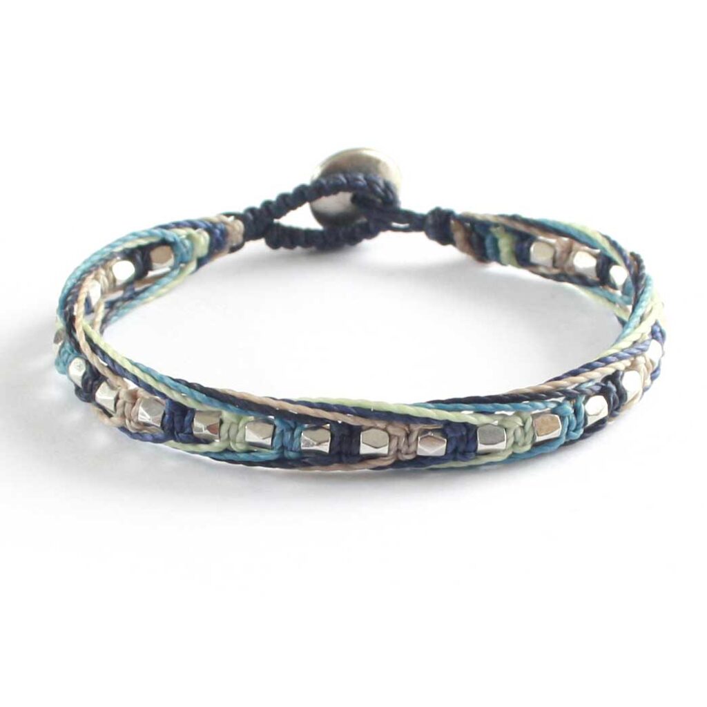 Aquamarine, armband, blå, Classic Blue, Complements, Dusk Blue, Glacier Gray, grå, grön, Guatemala, konsthantverk, silver, Wakami, Woodsy