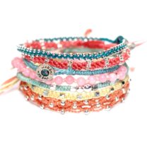 Wakami All One Spring Break - sju armband i fantastiska färger