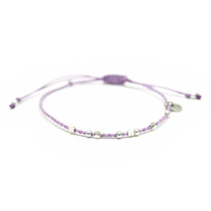 Empowerment – lila armband med pärlor av metall