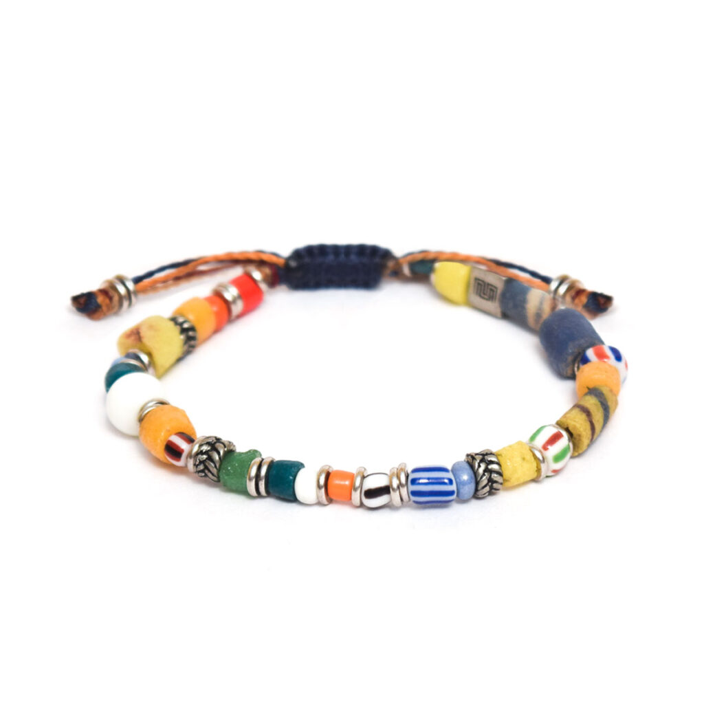 Armband och halsband med attityd och hjärta – fair trade från Guatemala 18 Wakami-armband i många färger: Pulsera Celebrar