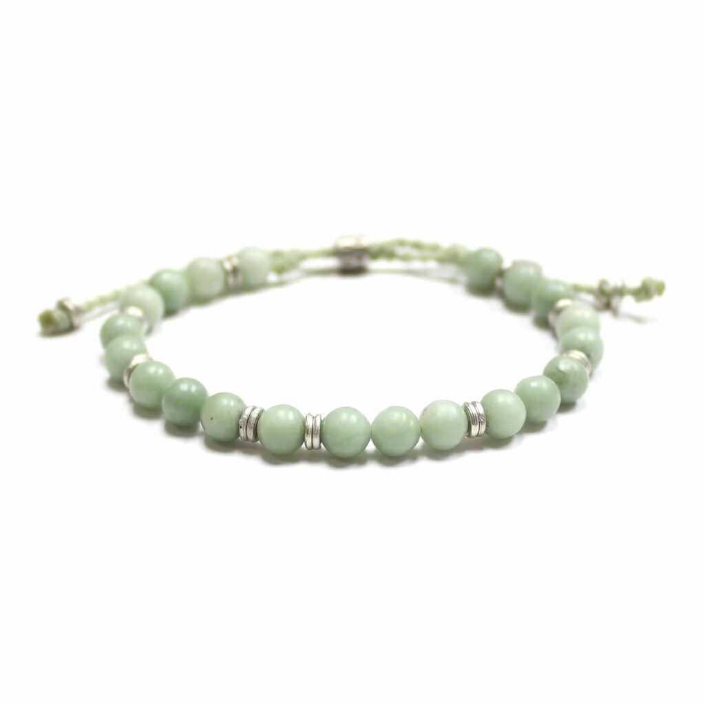 Armband och halsband med attityd och hjärta – fair trade från Guatemala 10 Ett armband med mintgröna stenar